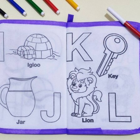 كتاب تلوين سحري قماشي - الأحرف الإنجليزية